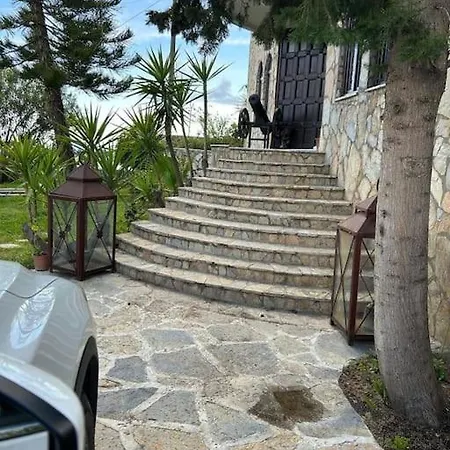 Muestakik Havuzlu Alanya